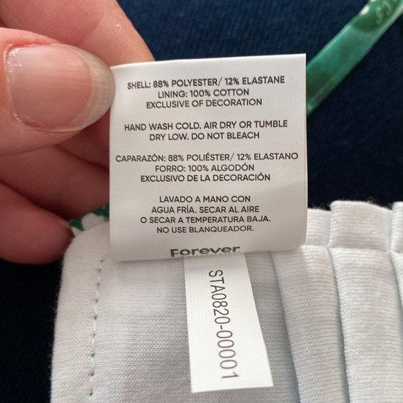 Celtics Tie Face Mask - Picture 6 of 6